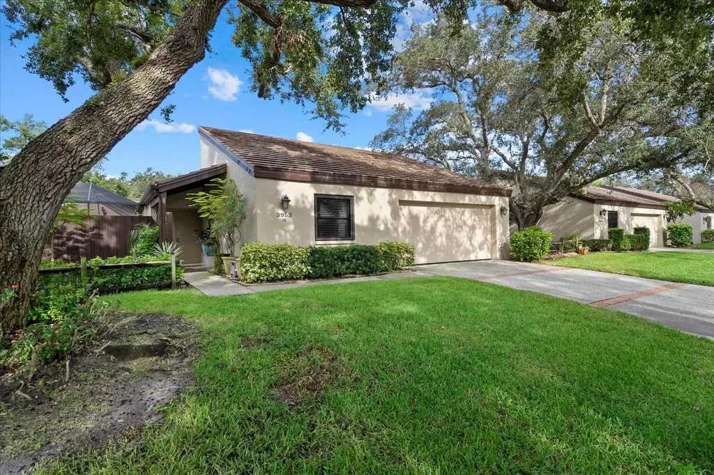 3953 Glen Oaks Manor Drive Sarasota FL 34232