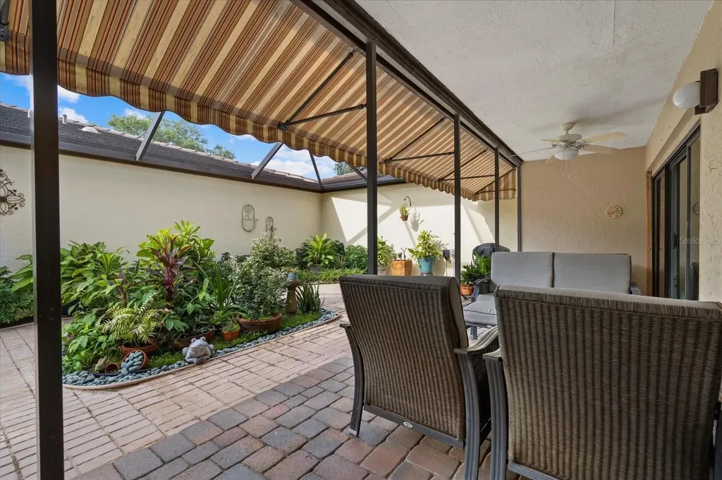 3953 Glen Oaks Manor Drive Sarasota FL 34232