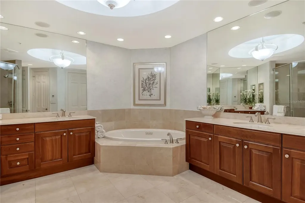 1300 Benjamin Franklin Drive Sarasota FL 34236