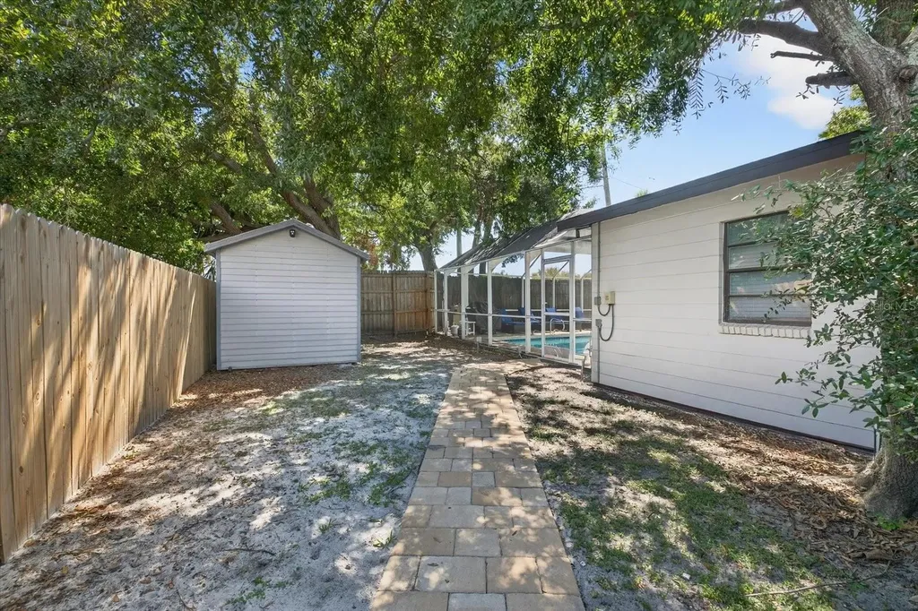 4410 W Bay Court Avenue Tampa FL 33611