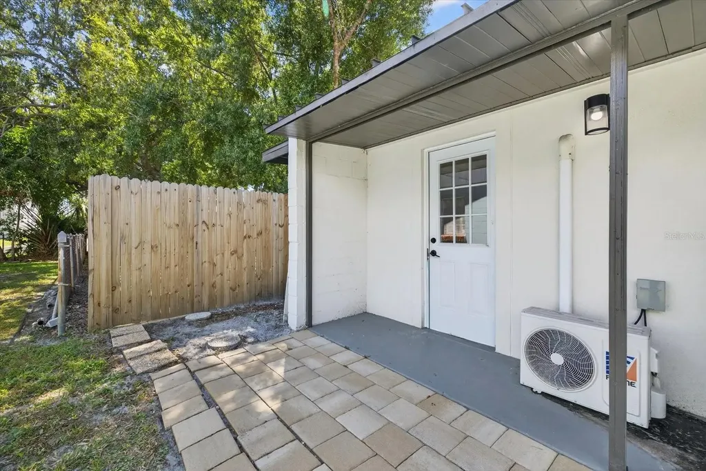 4410 W Bay Court Avenue Tampa FL 33611