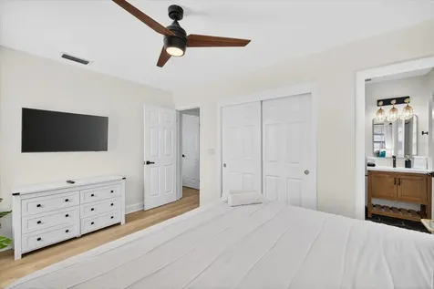4410 W Bay Court Avenue Tampa FL 33611