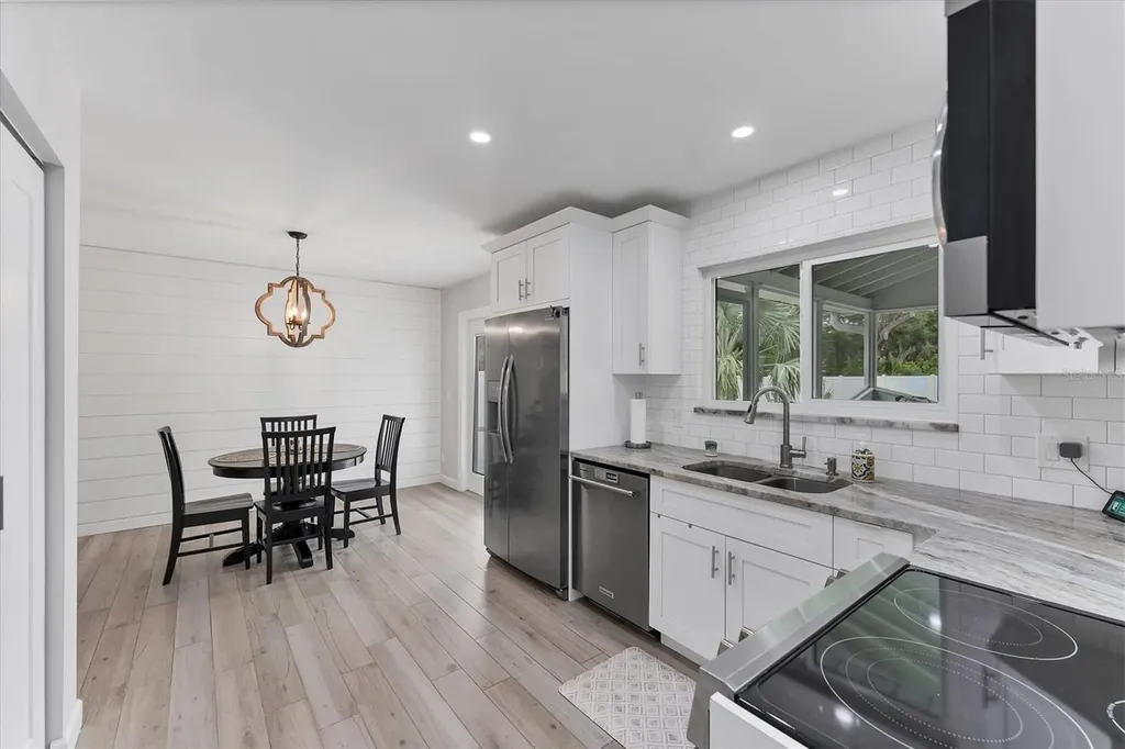 121 32nd Street W Bradenton FL 34205