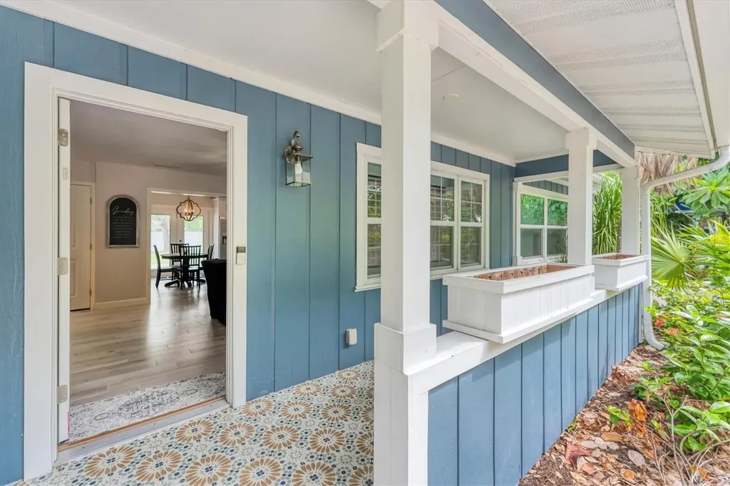 121 32nd Street W Bradenton FL 34205