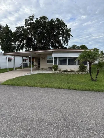 170 Paradise North Leesburg FL 34788