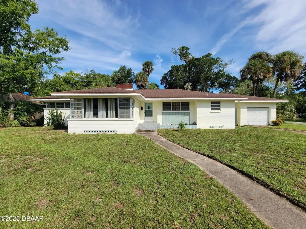 562 South Street Daytona Beach FL 32114