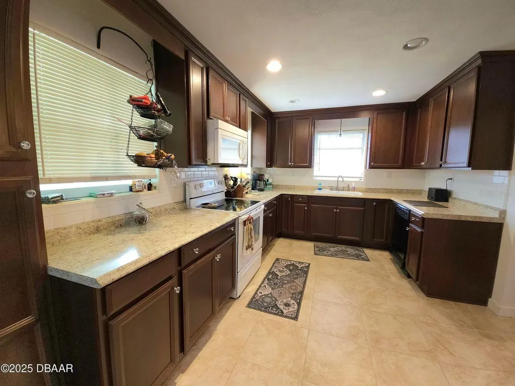 562 South Street Daytona Beach FL 32114