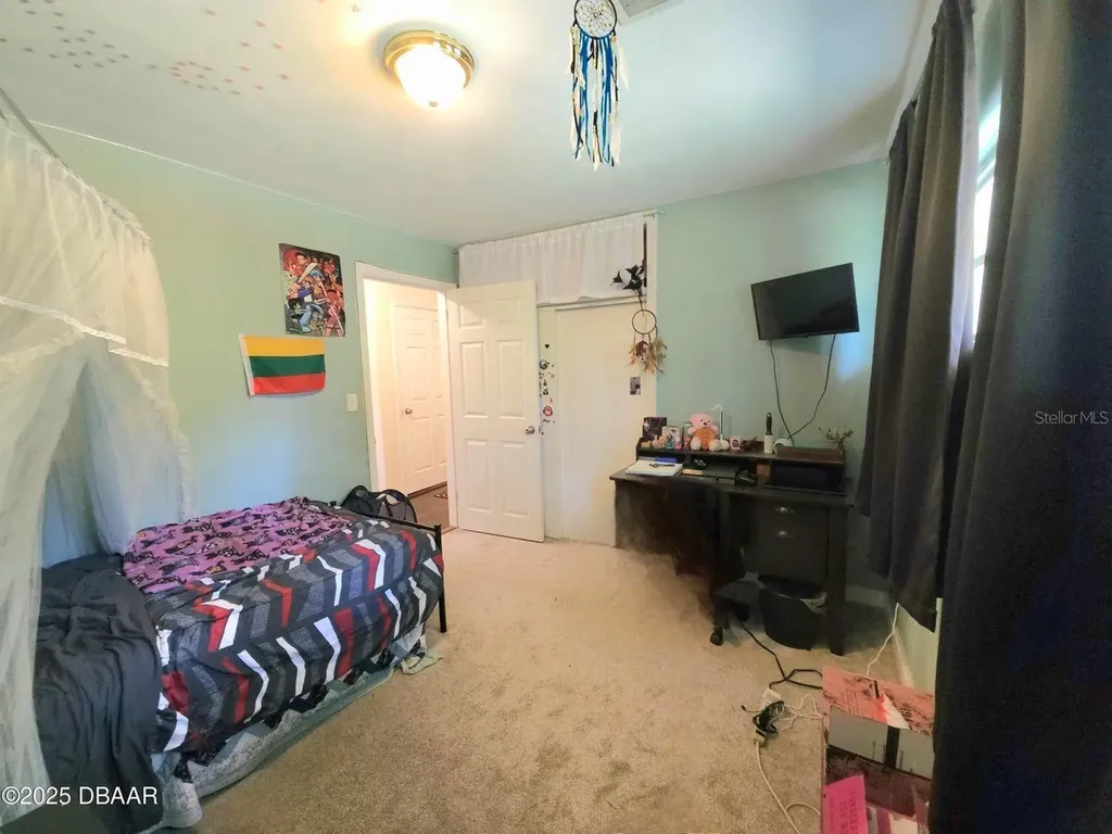 562 South Street Daytona Beach FL 32114