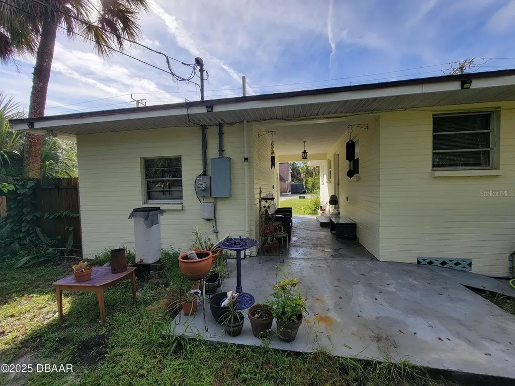 562 South Street Daytona Beach FL 32114