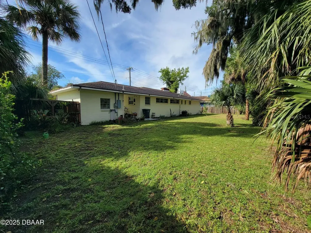 562 South Street Daytona Beach FL 32114