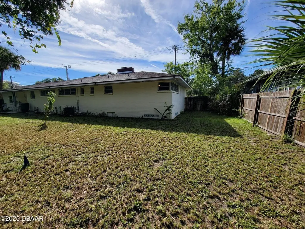 562 South Street Daytona Beach FL 32114
