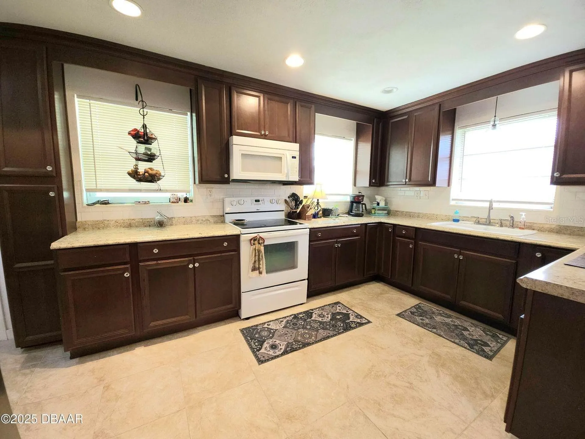 562 South Street Daytona Beach FL 32114