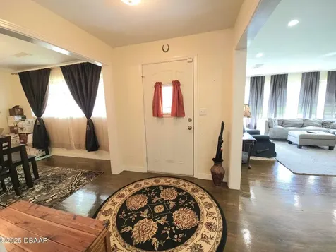 562 South Street Daytona Beach FL 32114