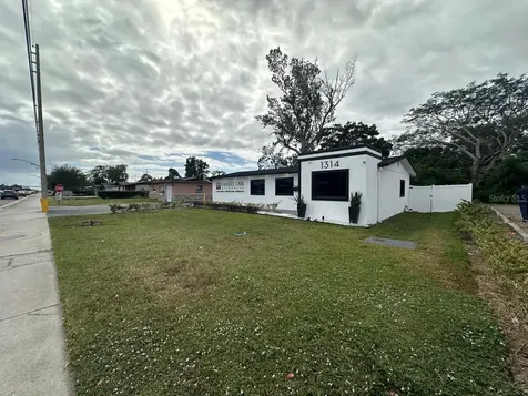 1314 S Semoran Boulevard Orlando FL 32807