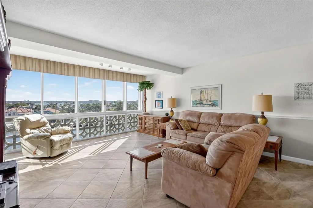 31 Island Way Clearwater Beach FL 33767