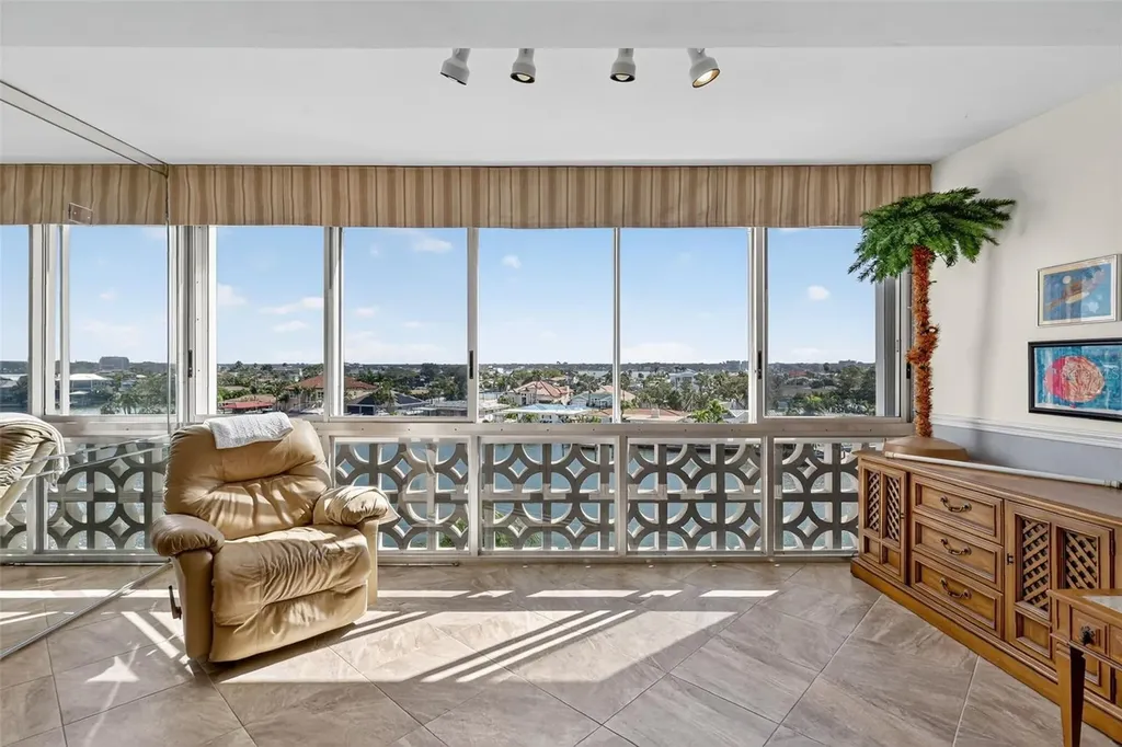 31 Island Way Clearwater Beach FL 33767