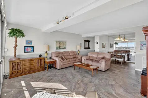 31 Island Way Clearwater Beach FL 33767