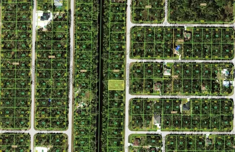 111 Ravenswood Boulevard Port Charlotte FL 33954