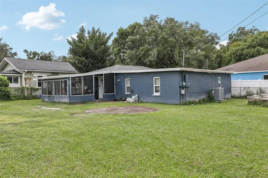 1913 N Lime Street Plant City FL 33563