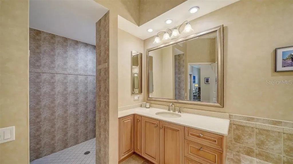 5208 Parisienne Place Sarasota FL 34238