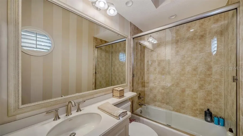 5208 Parisienne Place Sarasota FL 34238