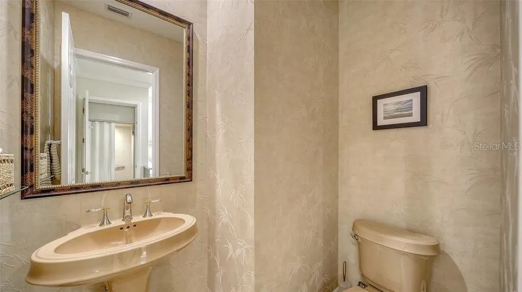 5208 Parisienne Place Sarasota FL 34238