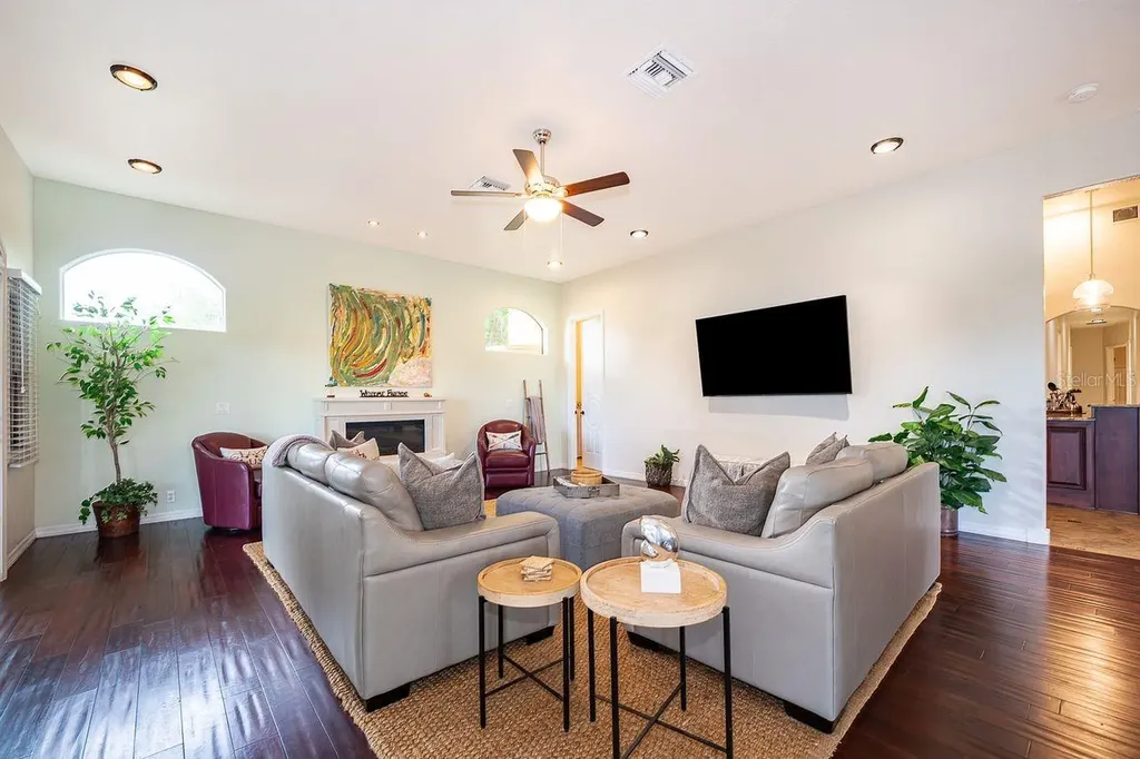 2339 Neptune Road Kissimmee FL 34744