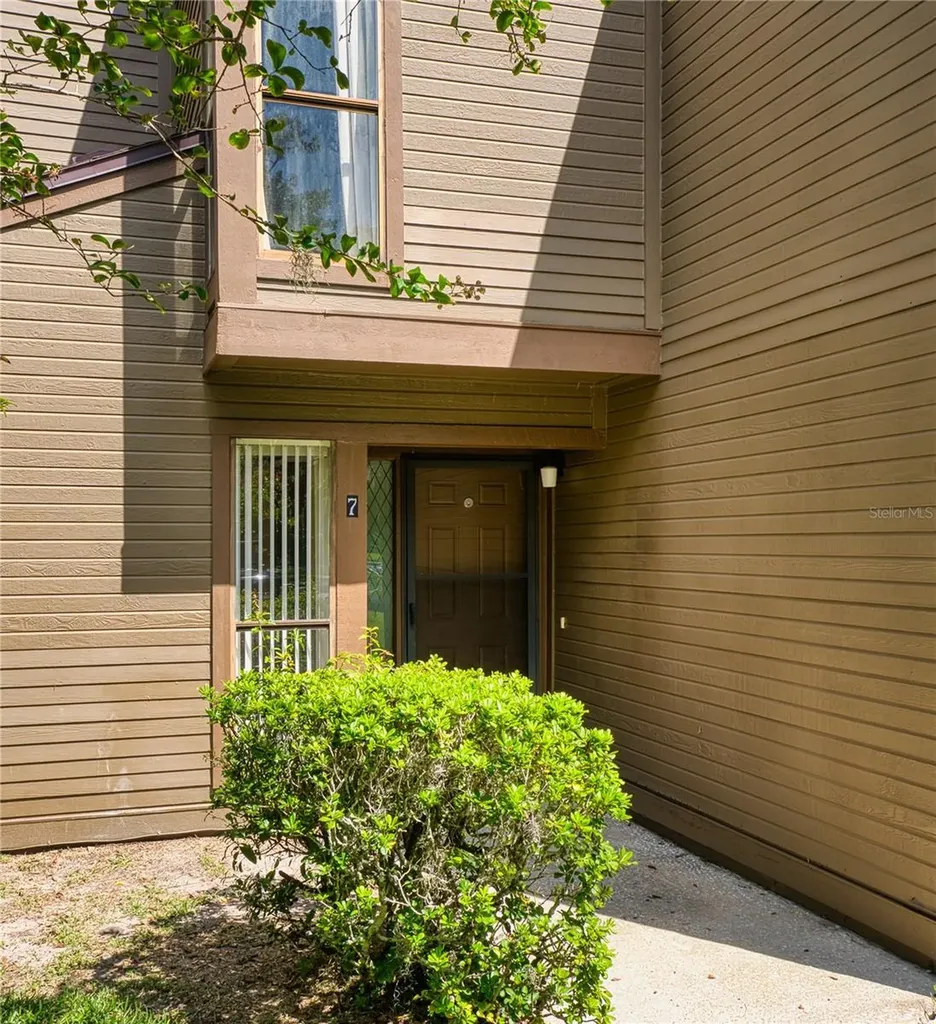 7 Surrey Court Palm Coast FL 32137