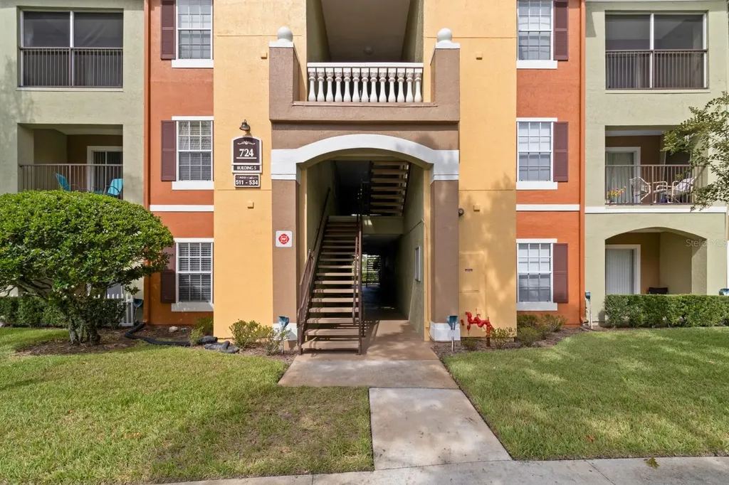 724 Crest Pines Drive Orlando FL 32828