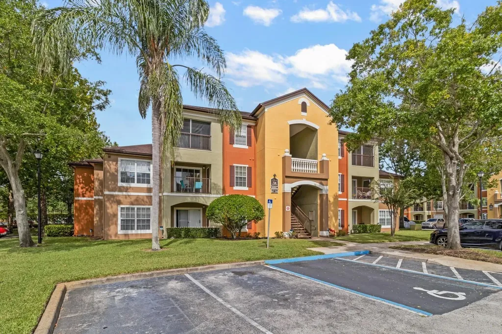 724 Crest Pines Drive Orlando FL 32828