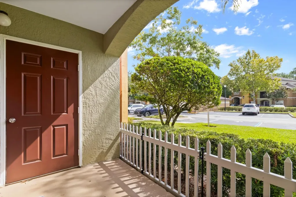 724 Crest Pines Drive Orlando FL 32828