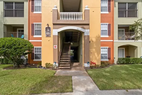 724 Crest Pines Drive Orlando FL 32828