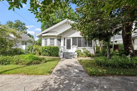 1142 7th Street N St Petersburg FL 33701