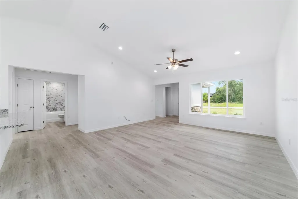 13070 NE 7th Loop Silver Springs FL 34488