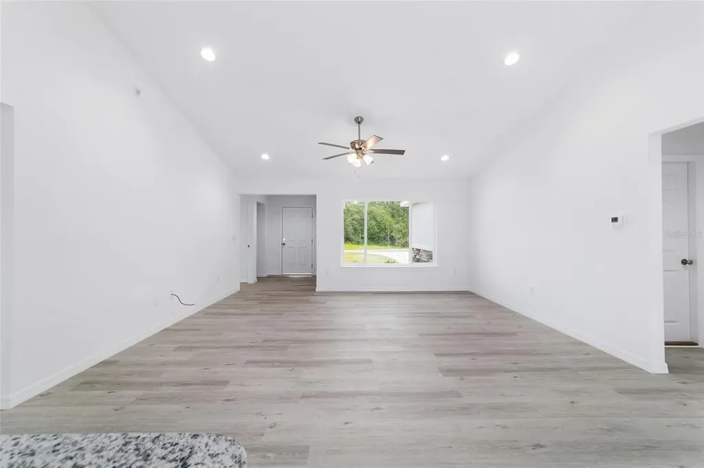 13070 NE 7th Loop Silver Springs FL 34488