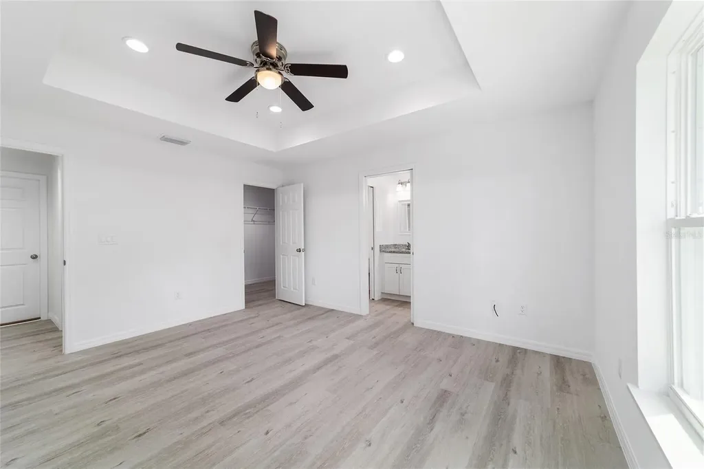 13070 NE 7th Loop Silver Springs FL 34488