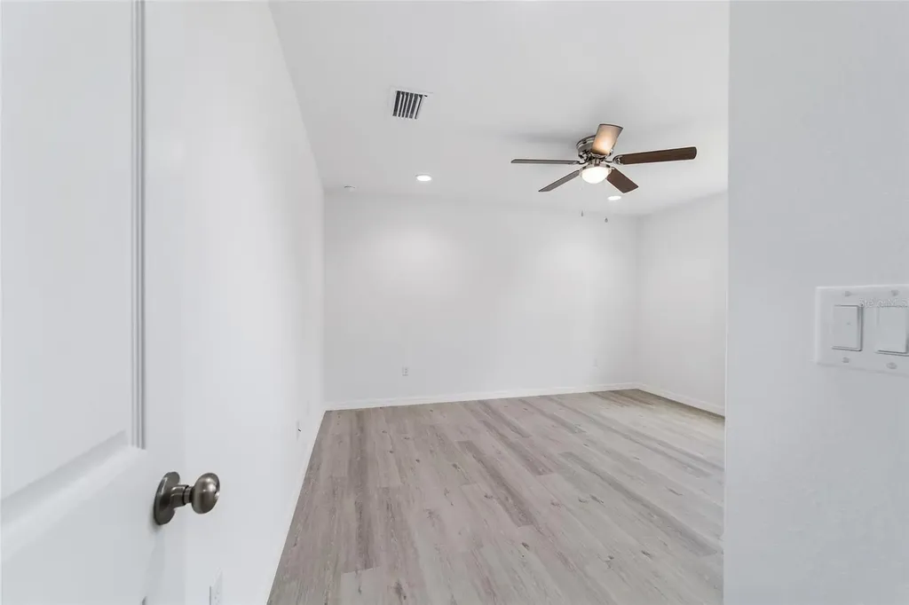 13070 NE 7th Loop Silver Springs FL 34488