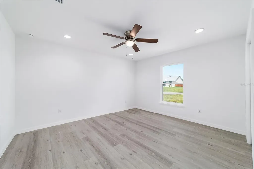 13070 NE 7th Loop Silver Springs FL 34488