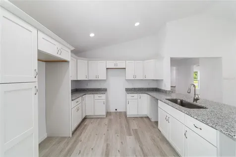 13070 NE 7th Loop Silver Springs FL 34488