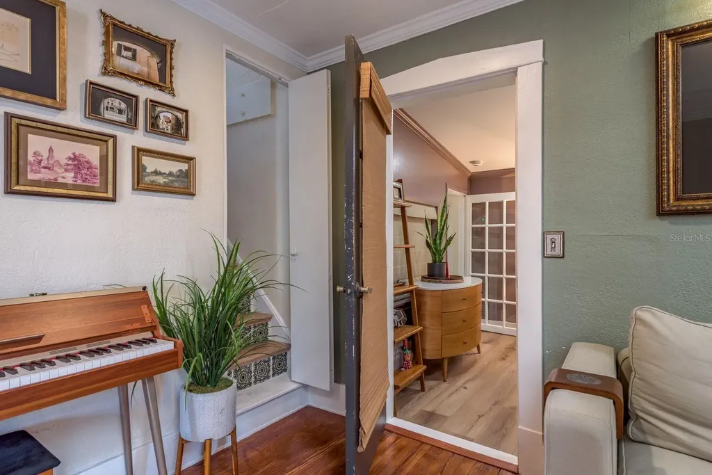 1880 N Washington Avenue Clearwater FL 33755
