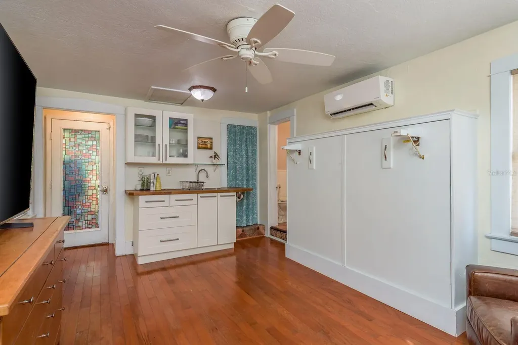 1880 N Washington Avenue Clearwater FL 33755