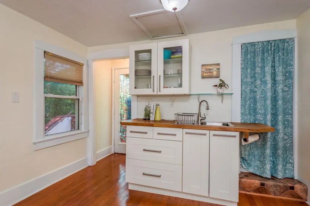 1880 N Washington Avenue Clearwater FL 33755
