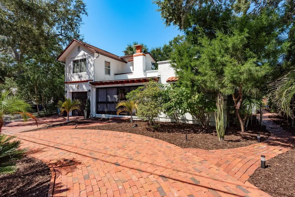 1880 N Washington Avenue Clearwater FL 33755