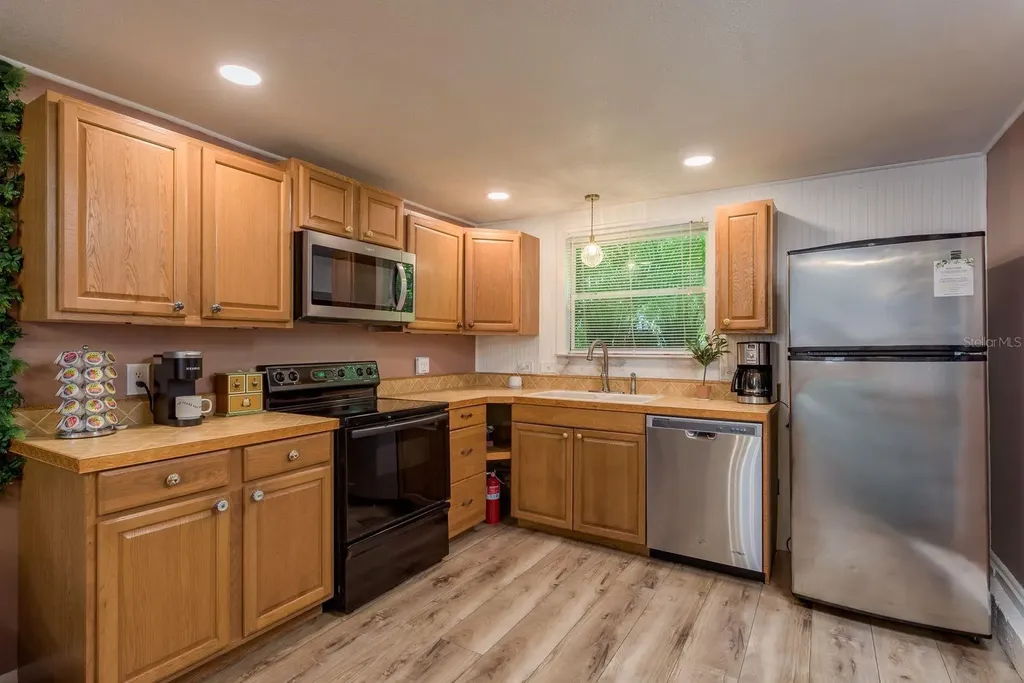 1880 N Washington Avenue Clearwater FL 33755