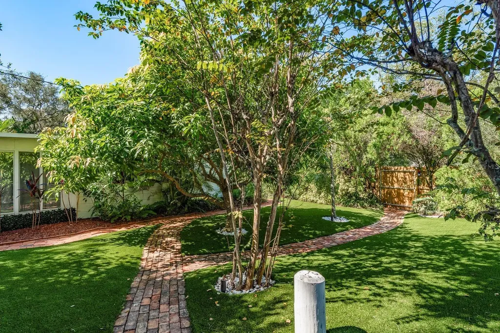 1880 N Washington Avenue Clearwater FL 33755