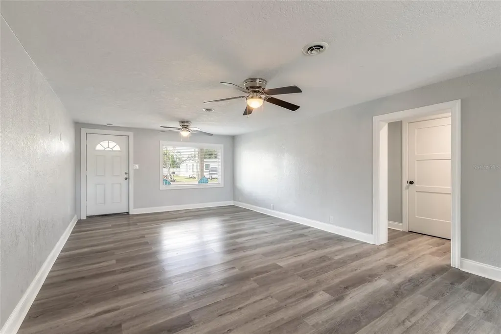 1631 Granada Avenue Daytona Beach FL 32117