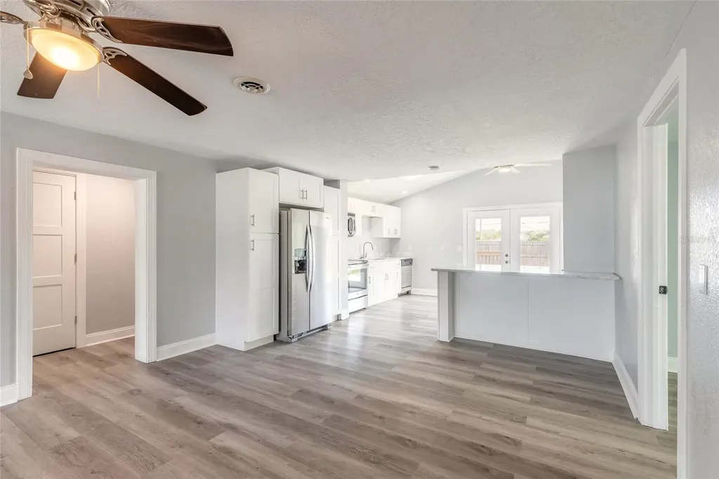 1631 Granada Avenue Daytona Beach FL 32117