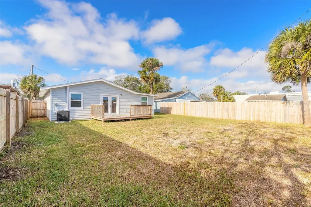 1631 Granada Avenue Daytona Beach FL 32117