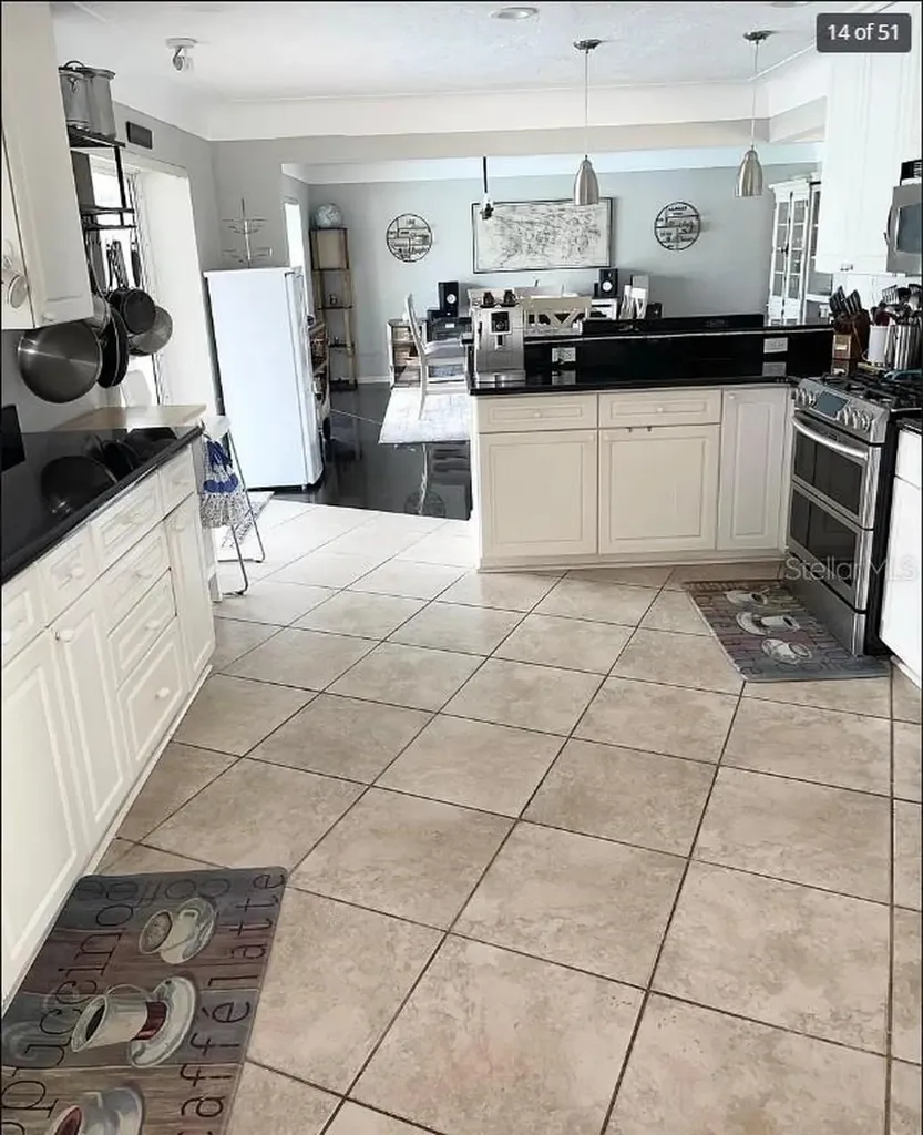 2001 Hawaii Avenue NE St Petersburg FL 33703