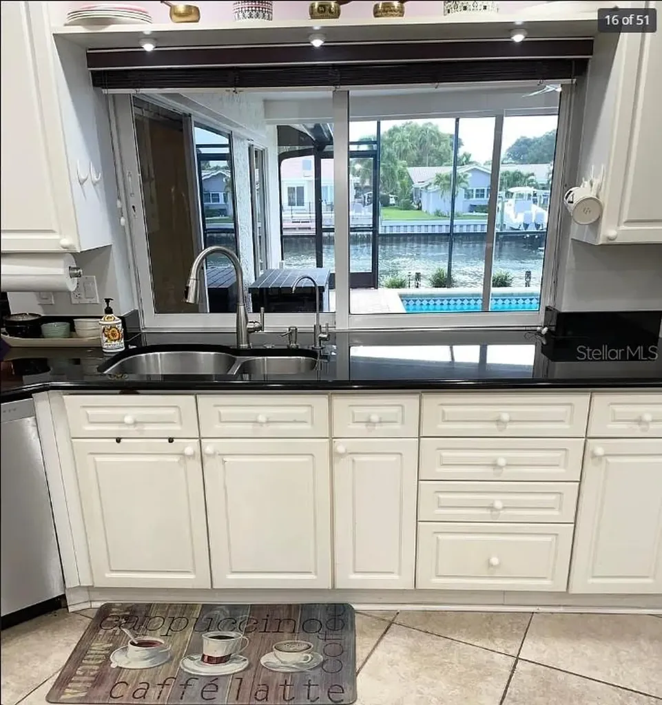 2001 Hawaii Avenue NE St Petersburg FL 33703